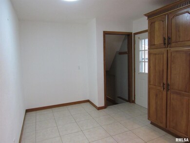 4611 Scott St, Davenport, IA 52806 - photo 6