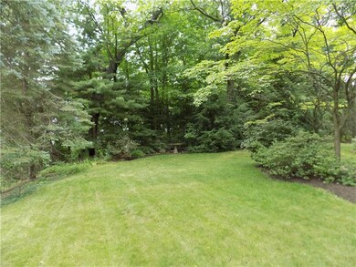 If you like nature, you will love living here!  En