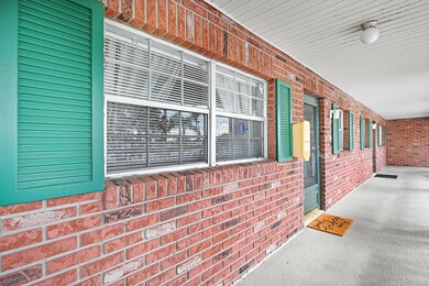 1890 Knox McRaee Dr. Dr. #205