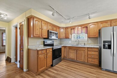 26 Duggan Cir, Springfield, MA 01119 - photo 6