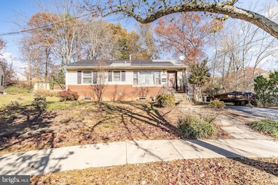 7404 Jodie Ct, New Carrollton, MD 20784 - photo 2