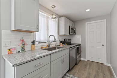 81 University Street Portland - 042
