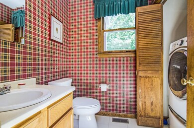 47 Wampanoag Dr, Franklin, MA 02038 - photo 6