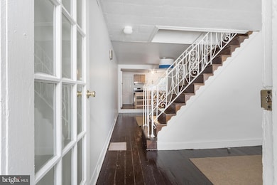 2041 Pemberton St, Philadelphia, PA 19146 - photo 3