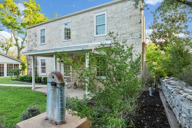 112 E Schubert St, Fredericksburg, TX 78624 - photo 7