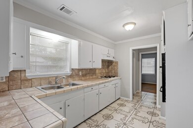 7421 Claiborne St, Houston, TX 77016 - photo 3