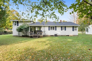 406 Burns St, Charlevoix, MI 49720 - photo 2