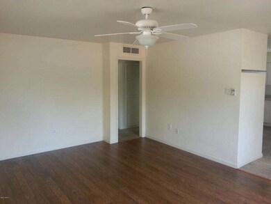 Family Room (2)