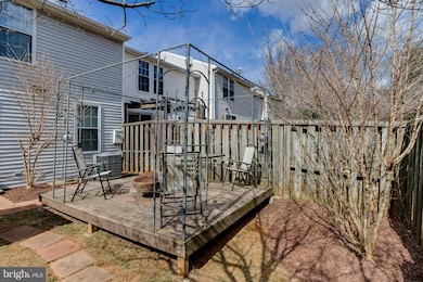 833 Oak Leaf Ct, Warrenton, VA 20186 - photo 2