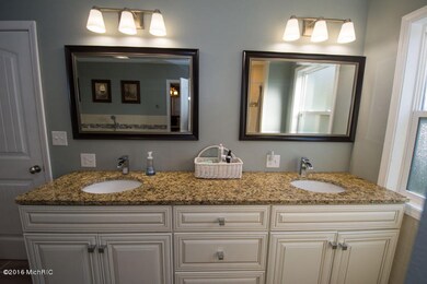 61246 Lenawee Cass Master bath (5)