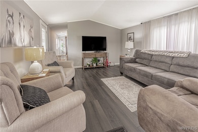 1158 Timberwood Ct, Lockport, NY 14094 - photo 5