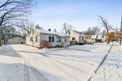 621 W Berry Ave, Lansing, MI 48910 - photo 2