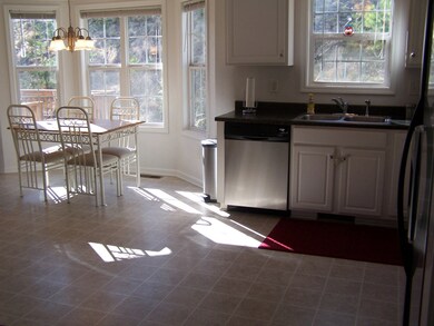Eat-in Kitchen