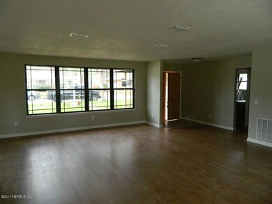 8166 Veracruz Dr, Jacksonville, FL 32211 - photo 3