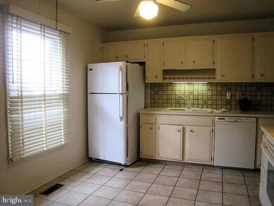 471 W Caracas Ave, Hershey, PA 17033 - photo 6