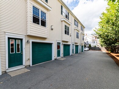 110 Chestnut St unit 3, Waltham, MA 02453 - photo 3