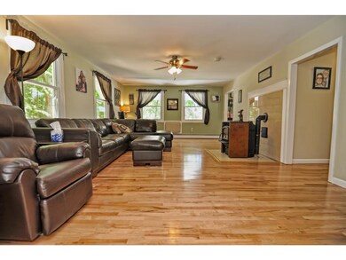 54 Sullivan Rd, Hudson, NH 03051 - photo 4