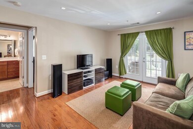 4151 S Four Mile Run Dr unit 404, Arlington, VA 22204 - photo 7