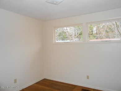 602 Maple St, Jacksonville, NC 28540 - photo 5