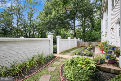 6832 Montivideo Square Ct, Falls Church, VA 22043 - photo 4