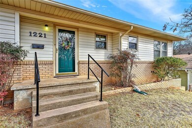 1221 W Texas St, Denison, TX 75020 - photo 2