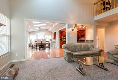 6910 Pendulum Ln, Columbia, MD 21044 - photo 4