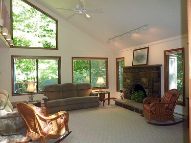 1164 Stonewall Dr, Pocono Pines, PA 18350 - photo 2