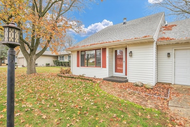 2711 Clayton Blvd, Champaign, IL 61822 - photo 4