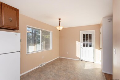 28 Davidson Dr, Saratoga Springs, NY 12866 - photo 5