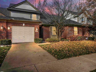 35818 Foxwood Ct unit 139, Harrison Township, MI 48045 - photo 2