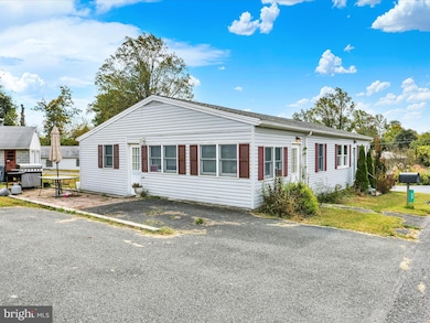 29 Elm Ave, Temple, PA 19560 - photo 4