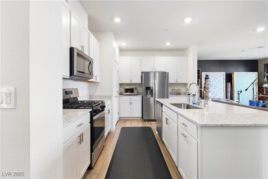 10202 Handline Chute St, Las Vegas, NV 89166 - photo 7