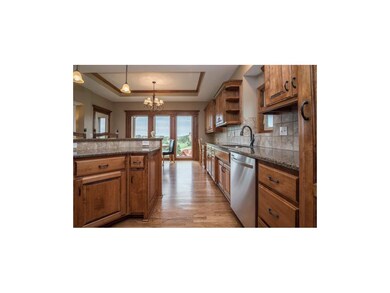 Beautiful granite, stainless steel appliances, har