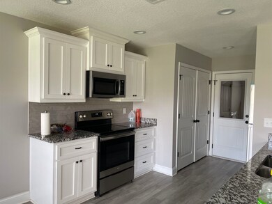 225 N Charity Ln, Warner Robins, GA 31088 - photo 2