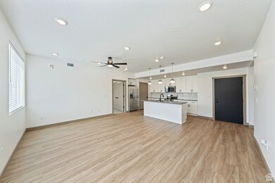 *Photo of similar unit