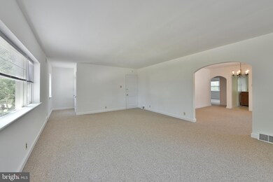 67 Grove Ave unit 2ND FL, Flourtown, PA 19031 - photo 5
