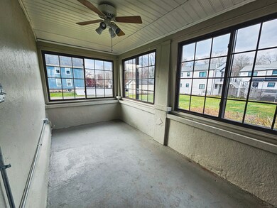 581 Center St unit 1, Wallingford, CT 06492 - photo 3