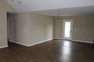 253 Ester Ln, Manchester, TN 37355 - photo 3