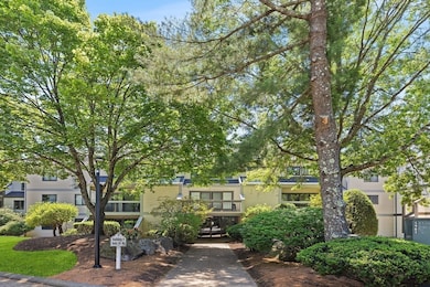 1100 Salem St unit 93, Lynnfield, MA 01940 - photo 2