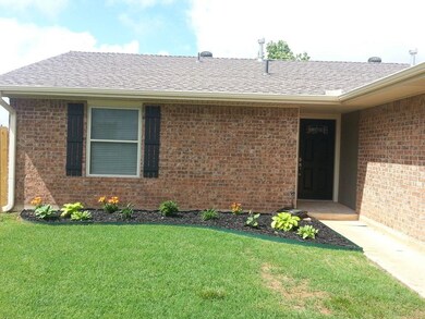 1604 SE 6th St, Moore, OK 73160 - photo 2