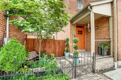 31 E Blenkner St, Columbus, OH 43215 - photo 2