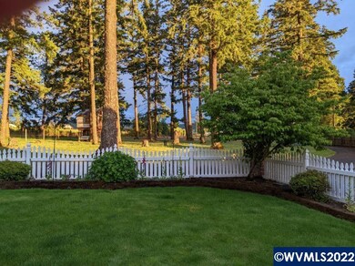 956 Valley View Rd, Sutherlin, OR 97479 - photo 3