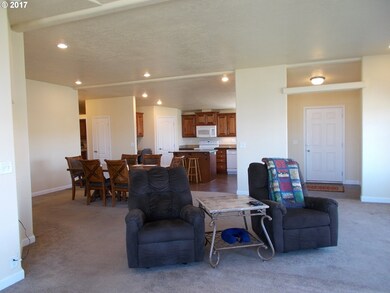 Kitchen/Living Room