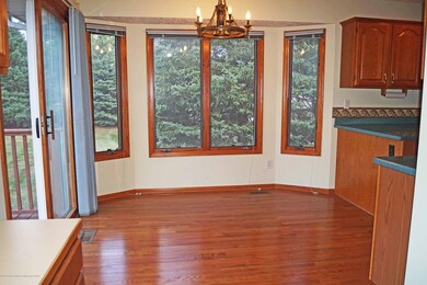 517 White Pine Blvd, Lansing, MI 48917 - photo 7