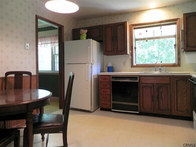 1001 Cherokee Rd, Schenectady, NY 12302 - photo 4