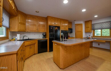 1713 1st St NE, Mandan, ND 58554 - photo 4