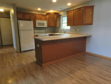 579 Edgewater Beach Blvd, Thornville, OH 43076 - photo 7