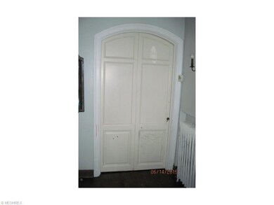 Architectural detail of door between dining and living room