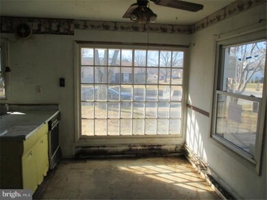 14 Primrose Ln, Willingboro, NJ 08046 - photo 3