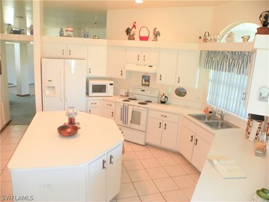 KITCHEN WITH ISLAND